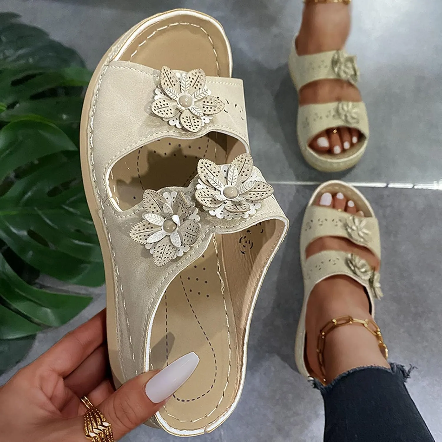 Trendy Women's Slippers Open Toe Wedge Heel Comfortable Summer Casual Footwear Fashionable Sandals for Daily Wear