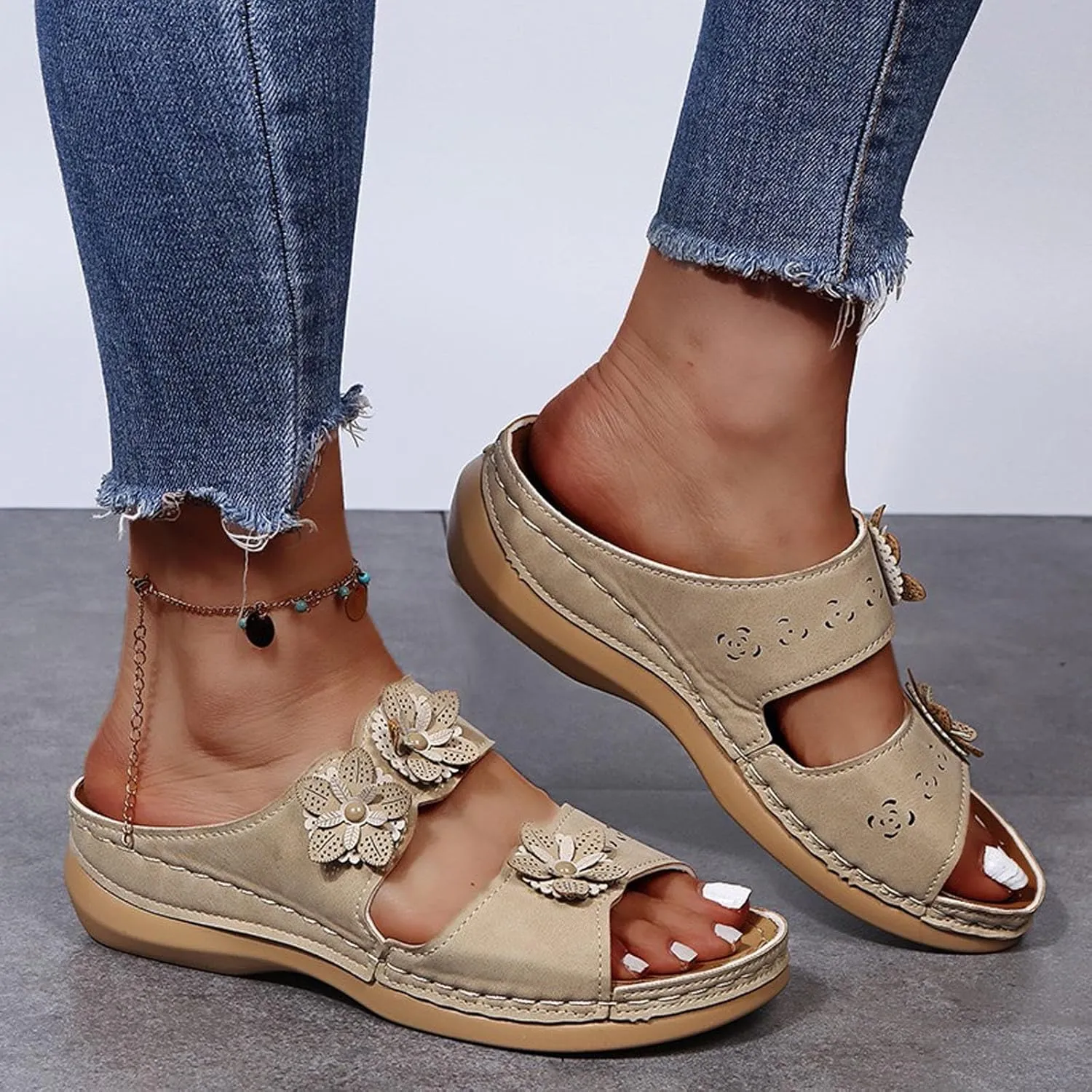 Trendy Women's Slippers Open Toe Wedge Heel Comfortable Summer Casual Footwear Fashionable Sandals for Daily Wear
